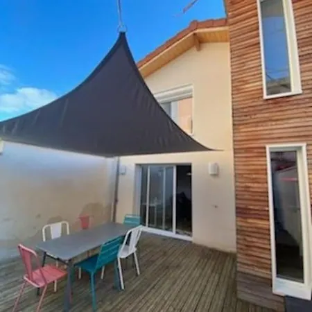 Maison Duplex Avec Terrasse Proche De La Gare Sncf Apartment